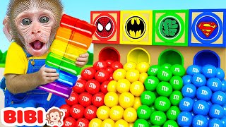 Mono BiBi Vende Máquina de Caramelos Arcoíris y Cuida de un Pato con Sopa de Calabaza |MONO BIBI ESP