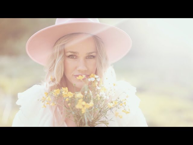 Guarda Lance and Lea - Wildflower (Official Video) su YouTube Guarda Lance and Lea - Wildflower (Official Video) su YouTube