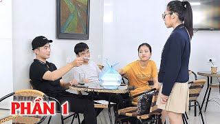 Khinh Rẻ Cô Gái Nghèo Làm Shipper, Không Ngờ Lại Là "Người Đặc Biệt" Của 10 Năm Trước