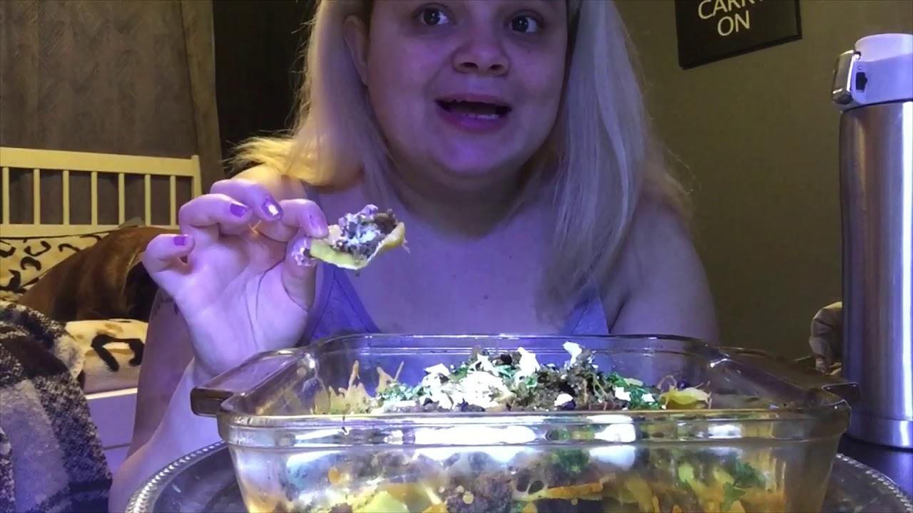 Homemade Nachos | Eat with Me - YouTube