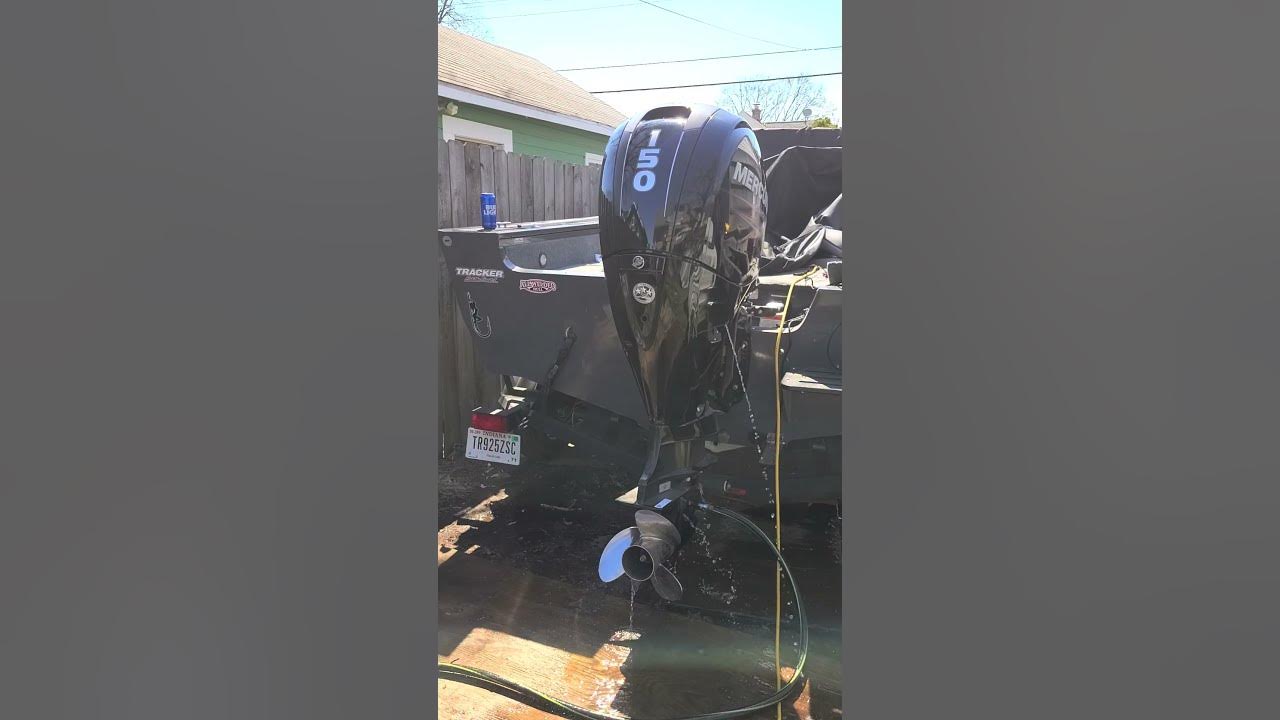 starting my mercury 150 4 stroke after 2 years sounds great.... YouTube