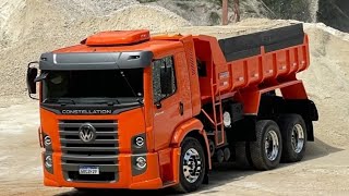 Os Caminhões Caçamba Volkswagen Constelhation Top Da Rodagem