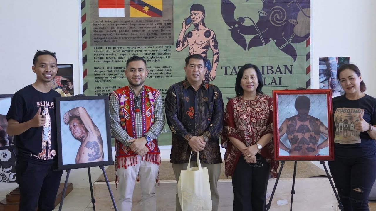 Dialog Budaya Tato Iban Bejalai hadir juga Dr. Louis  Dekan Fakultas Seni Gunaan dan Kreatif UMS