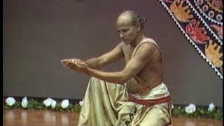 Ahe Nila Saila by Guru Kelucharan Mohapatra, Odissi Padma Vibhshan 1986 NYC