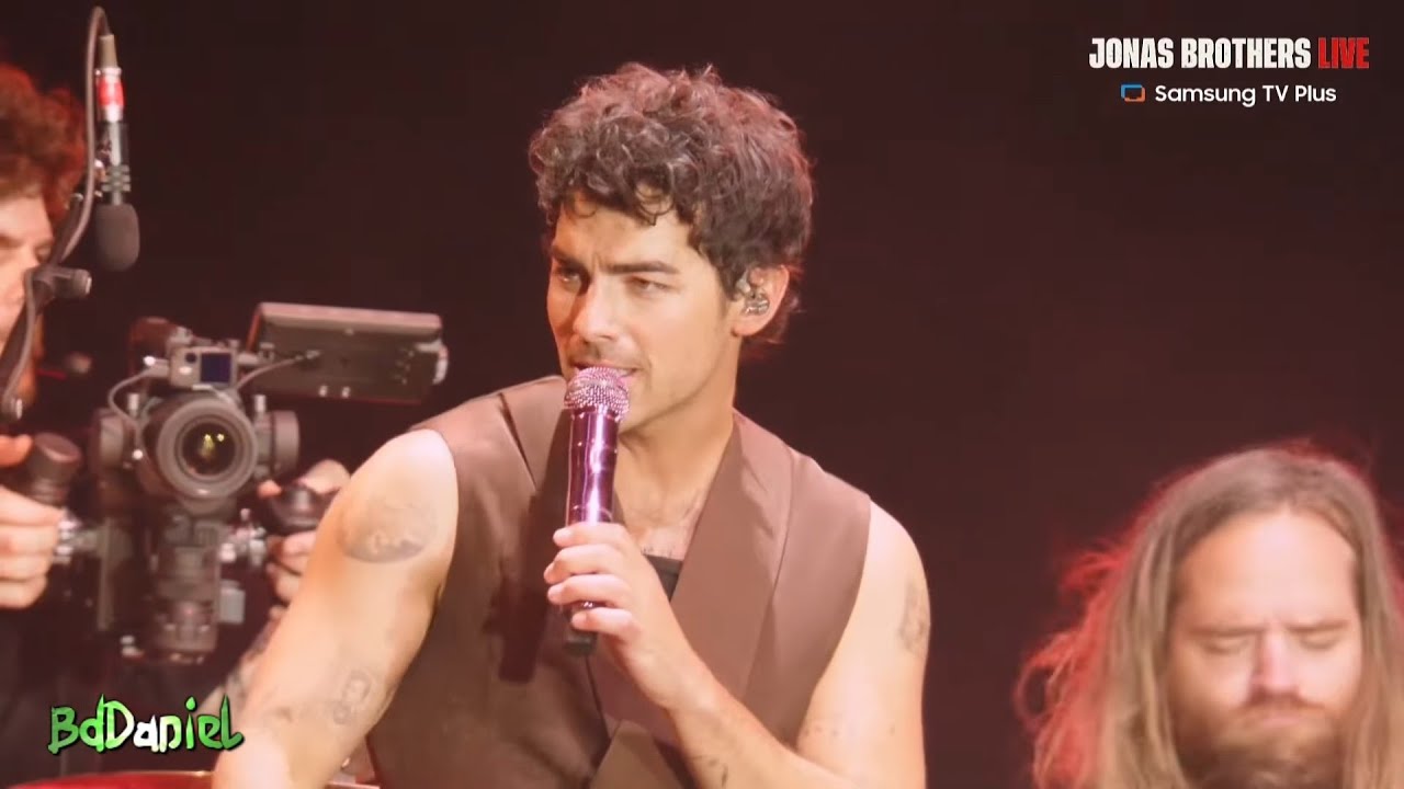 Joe Jonas VS Nick Jonas - Versus MEGAMIX 1 (Live) Getting From