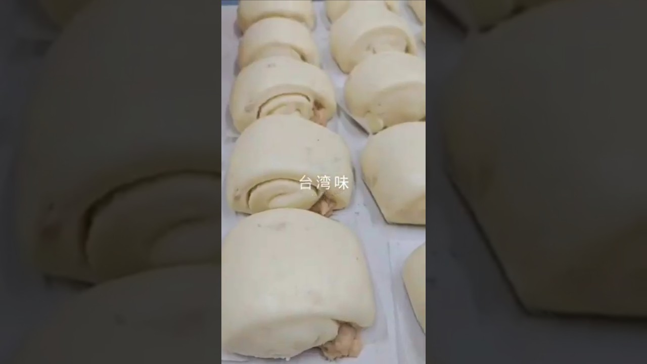 💜 タロイモ好き必見!台湾の「タロイモマントウ」がもっちもち🤤 #shorts #台湾グルメ #タロイモ 縮圖