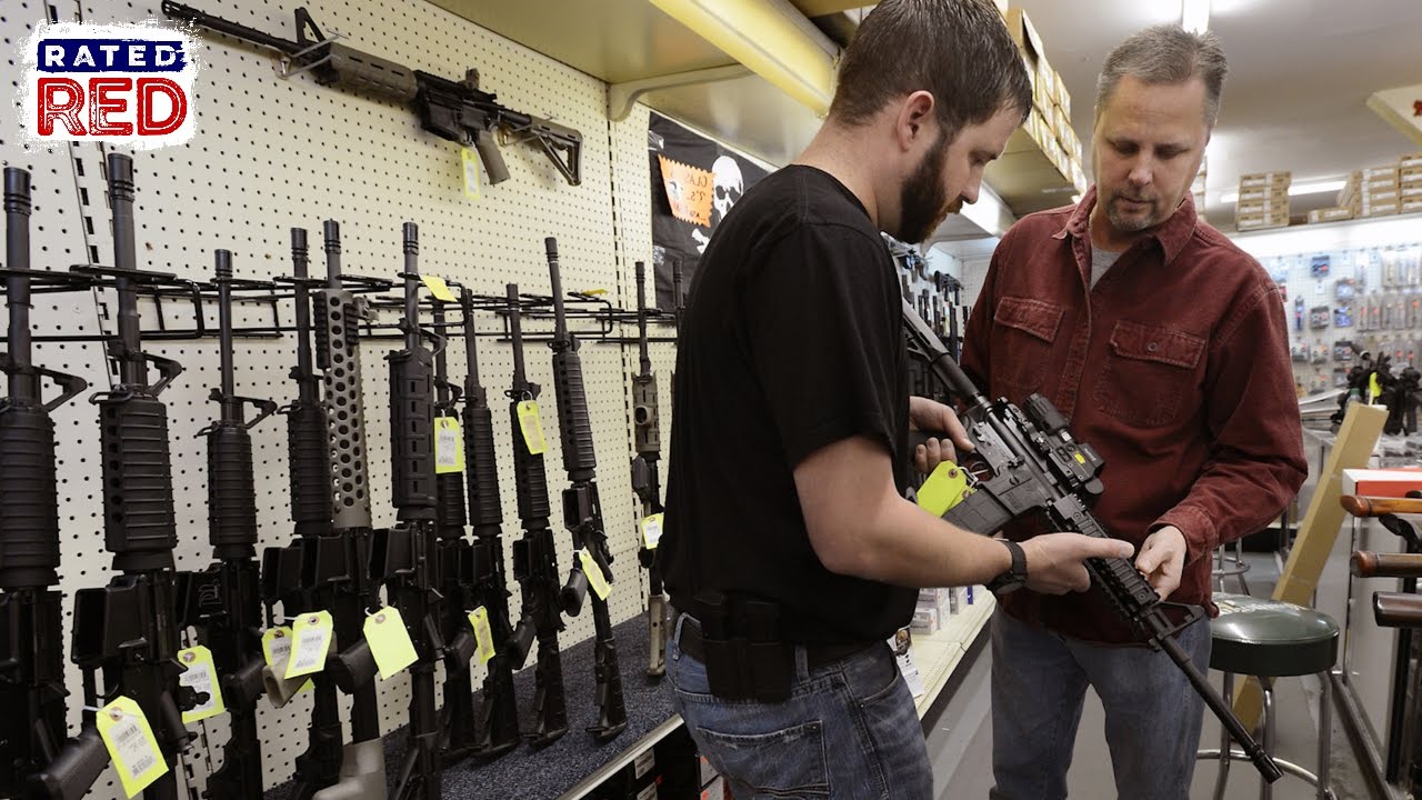 Firearms update. Оружейный магазин в Техасе США. Магазин оружия в США. Оружейный магазин в Америке. Оружие в оружейных магазинах Америки.