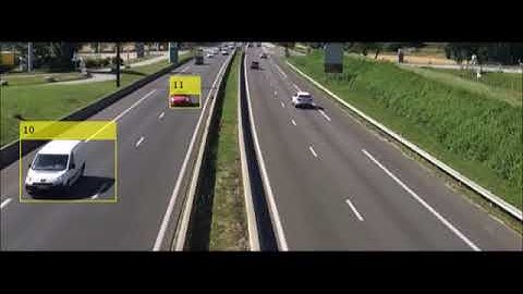 MATLAB tracks vehicles based on computer vision (Roy WCH)