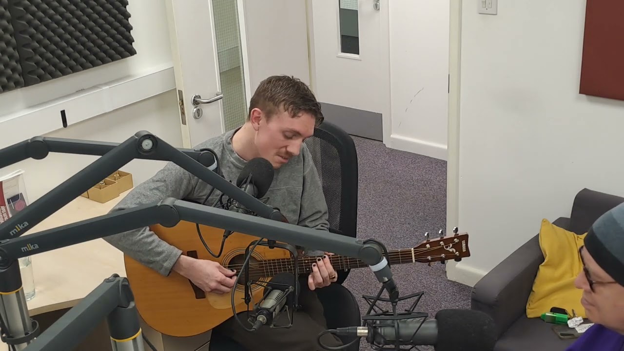 Wesley Bennett in session on 90.1 Hope FM LiveWire Live - Little Bit Of Luck