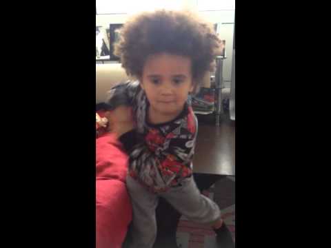 3yr Old freestyle dancing to Bieber ... funny faces involved
