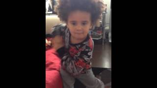 3yr Old freestyle dancing to Bieber ... funny faces involved