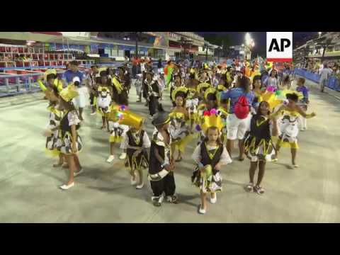 Children in Rio compete in junior carnival