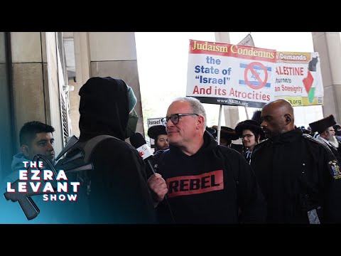 Anti-Israel protesters at New York Fashion Institute don't seem to know what's going on