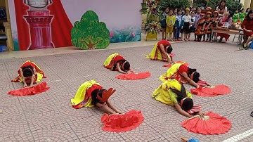 Múa dòng máu lạc hồng  20.11.2019 lớp 3B trường tiểu học thạch xá