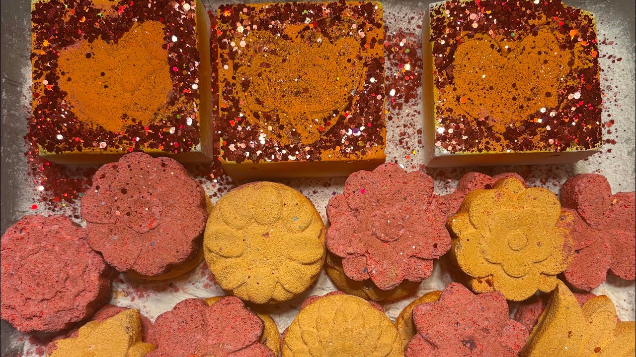 Collab time with @Diiannita_asmr ☺️🧡❤️ #asmr #oddlysatisfying #crunchycrumbles #asmrchalk 