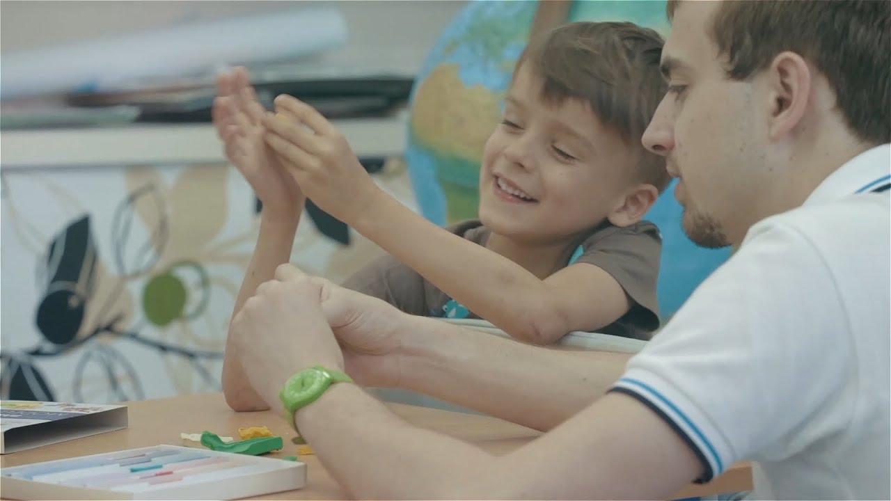 Английский для детей с носителем языка - YouTube