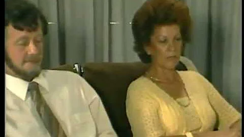 Ahmed Deedat has a discussion with Christian Missionaries.