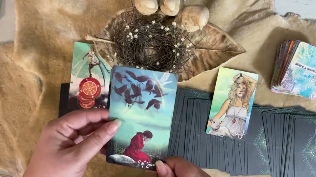 How to navigate creative cycles: Timeless tarot reading for artists and creatives