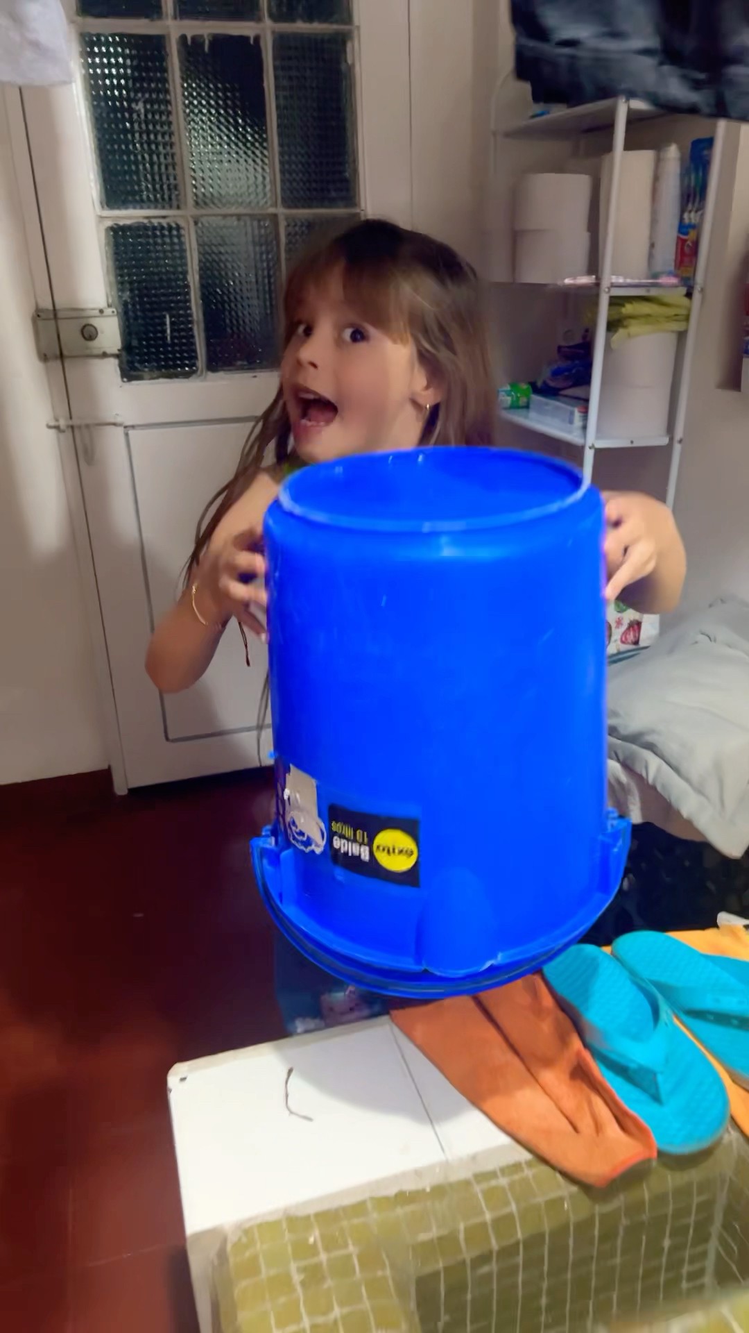 KENDALL TIENE NUEVA MASCOTA #humor #cosasdefamilia #comedia #shortviral
