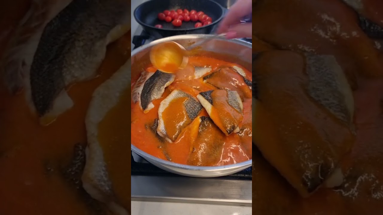 פילה בר ים עם קרם עגבניות שרי ושמן זית