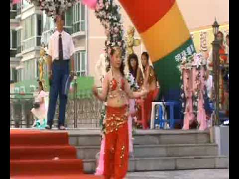 雪儿肚皮舞俱乐部最小学员晴晴精彩表演