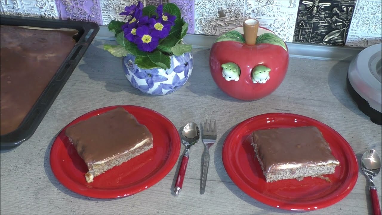 Mohnkuchen vom Blech mit Vanillebuttercreme und Schokolade - YouTube