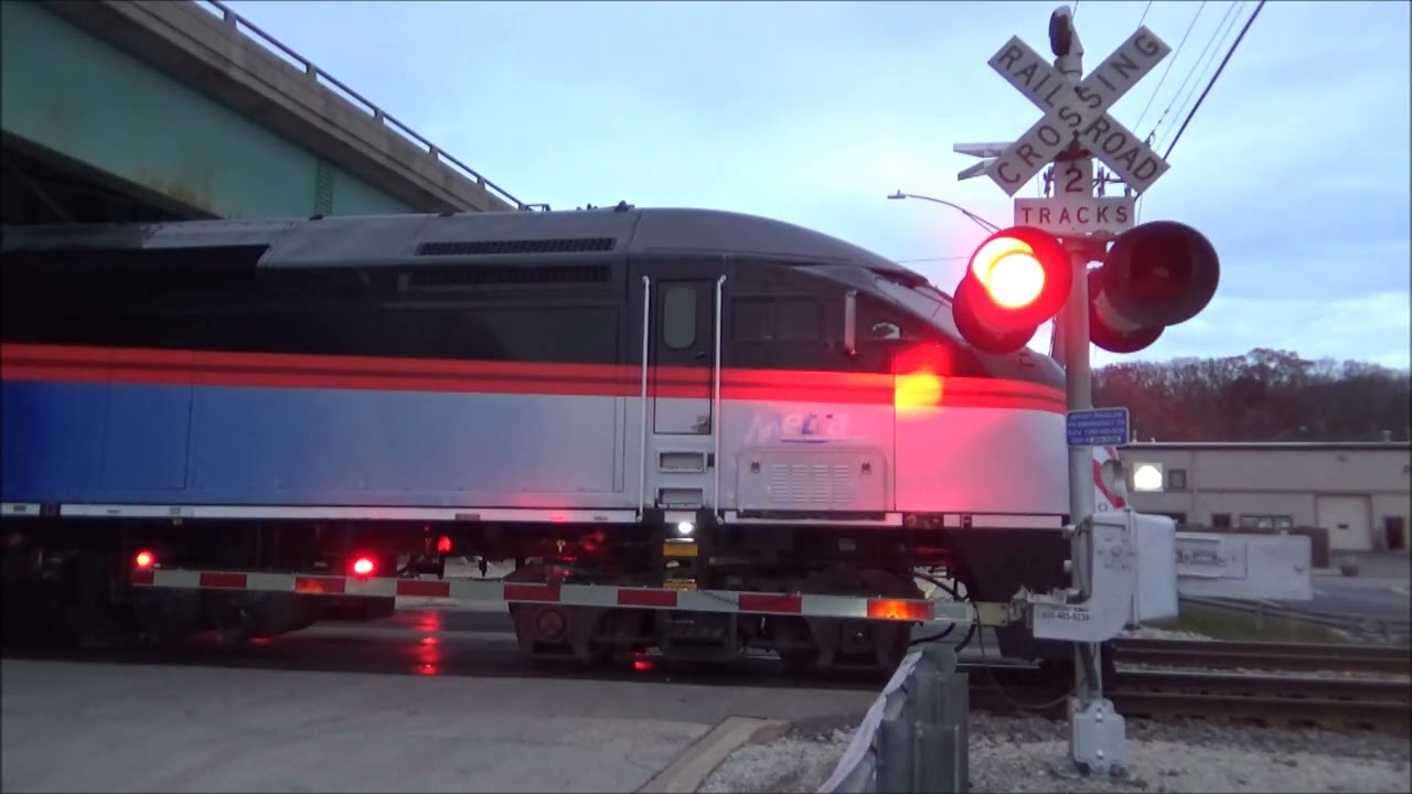 Willow Springs Road Railroad Crossing (Video 1), Willow Springs, IL