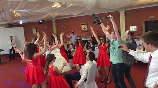 Зажигательный танец-сюрприз от невесты и подружек