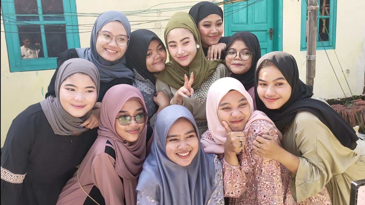 Selamat Hari Lebaran ll Happy Eid Mubarak 1443 H ll Keluarga Besar Anik Arnika