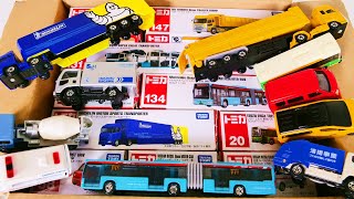 美品レトロはたらく車いろいろミニカー【40点】まとめてセット【匿名発送】 トミカ☆ はたらく車のミニカーを箱に収納します! ロングトミカ