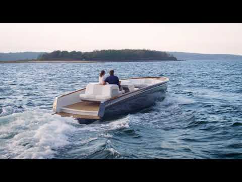 Hinckley Yachts Dasher | The Fully Electric Luxury Yacht