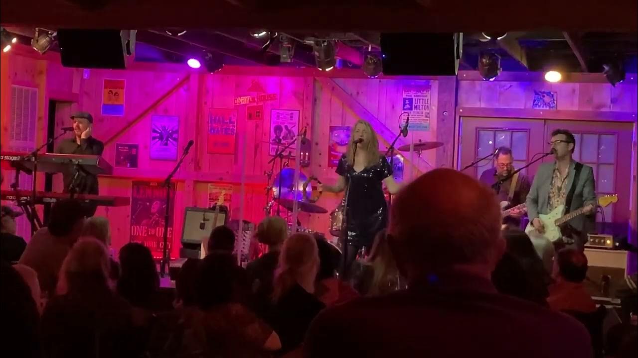 The Crash Test Dummies playing Peter Pumpkinhead YouTube