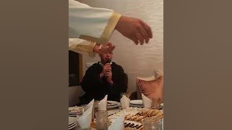 القارئ والمنشد محمد أمين شهيد في وصلة انشادية