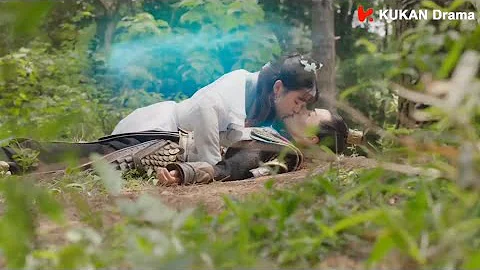 女主在山上遇到快断气的男主，竟然一个吻把他吻醒了 💖 中国电视剧 - 天天要闻