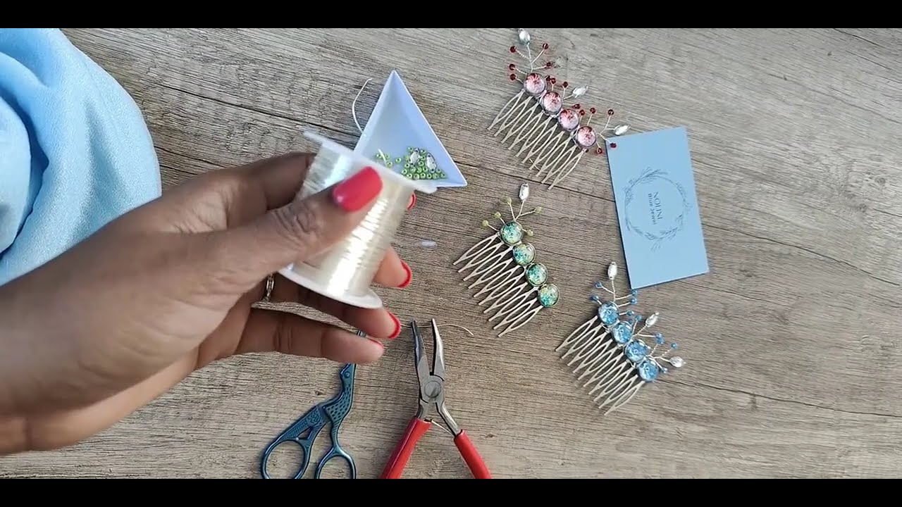Peigne Ornemental Avec Strass Et Cabochons Verts - Accessoire Cheveux Vintage