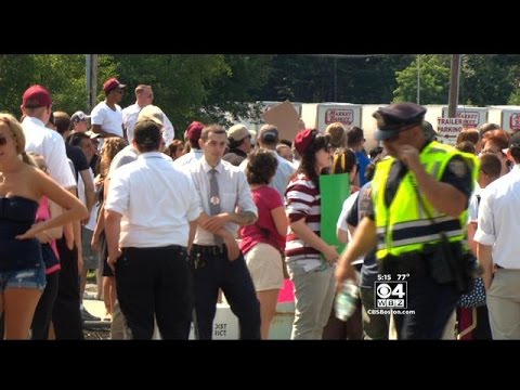 Market Basket Workers Rally For Fired CEO Arthur T. Demoulas