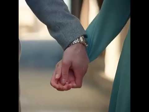 أحتاج يديك لكي أهدأ ويغادرني كل هذا التعب