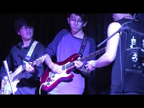 RECITAL ESTUDIANTES DE GUITARRA ELÉCTRICA - ESCUELA MUSICAL "AMADEUS" - I. CHAMPAGNAT.