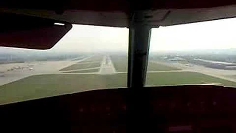 A319 landing in Stuttgart, Cockpit view