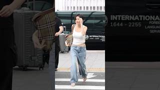 화사한 출국길