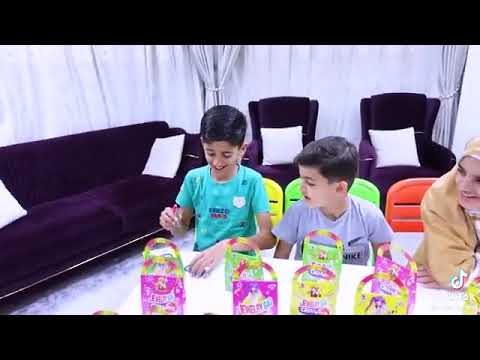 عائلة حسام فتح الهدايا