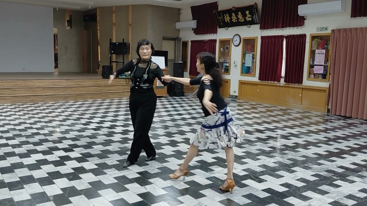 指導老師:郭姿蘭.王小萍    蝴蝶倫巴