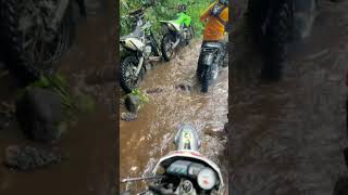Sudah Mulai Kerasa Kaki Dan Tangan Kelihatan Bawa Motornya Nganan Ngiri scross offroad automobile