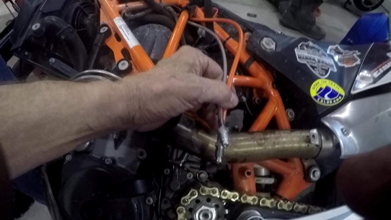 KTM 690 Enduro Replace and Bleed Clutch Line YouTube