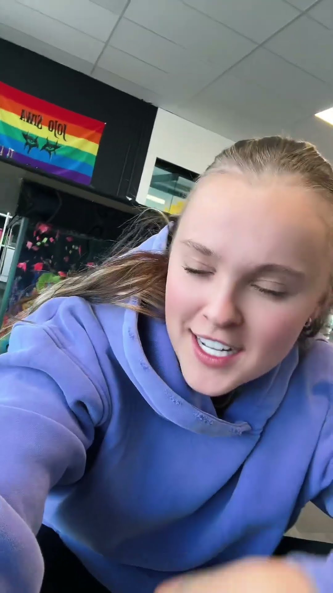 Like we love a supportive icon #itsjojosiwa