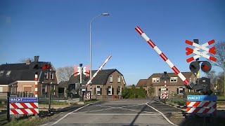 Spoorwegovergang Opheusden // Dutch railroad crossing