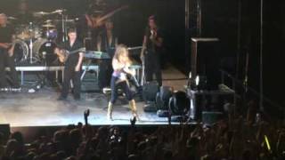 Anna Vissi - Theatro Gis - H Anna petaei mployzakia !!