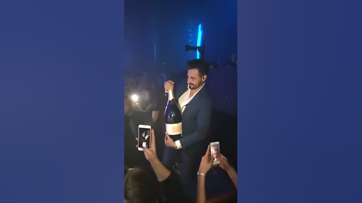 Разбил шампанского на 34 000 евро \ Fail Man opens a magnum of champagne 34,000 euros in Ibiza