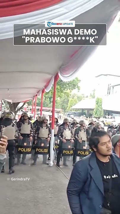 Momen Mahasiswa Demo 'Indonesia Gelap' Nyanyi Ganyang Fufufafa: Prabowo-Jokowi Sama Saja G*b**knya