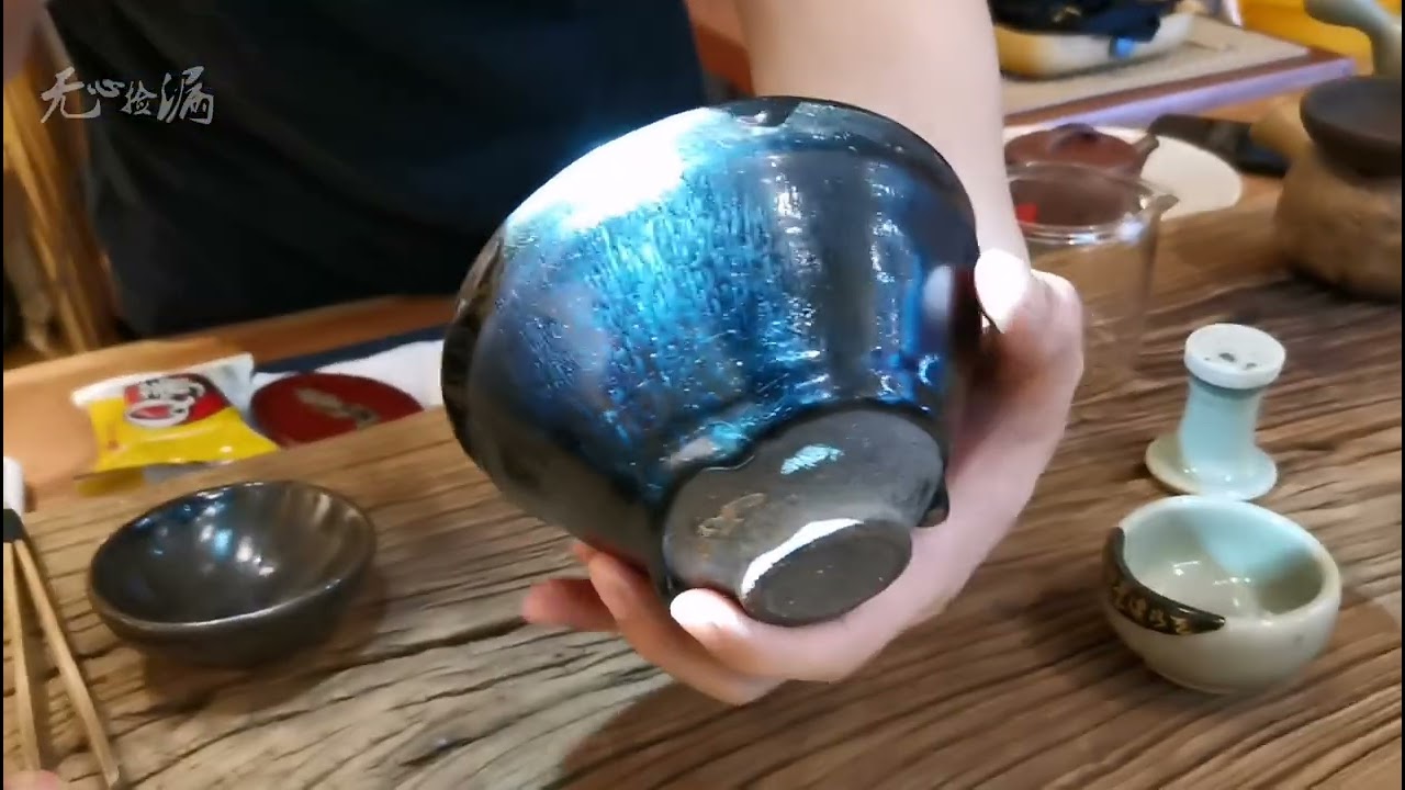 小哥拿出宋代建盏，仔细一看竟是稀少的三色兔毫？实在是太珍贵了- YouTube